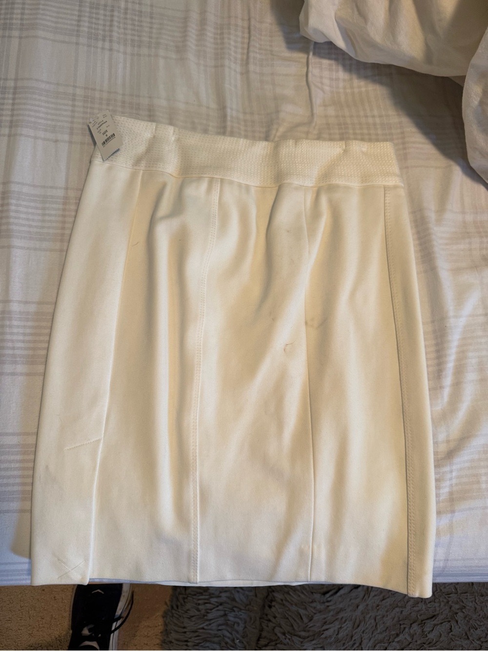 White House Black Market Cream Pencil Skirt